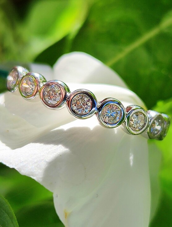 Effy Jewelry - EFFY 14K WHITE GOLD BEZEL SET DIAMOND BAND RING SIZE 7 Bubbles